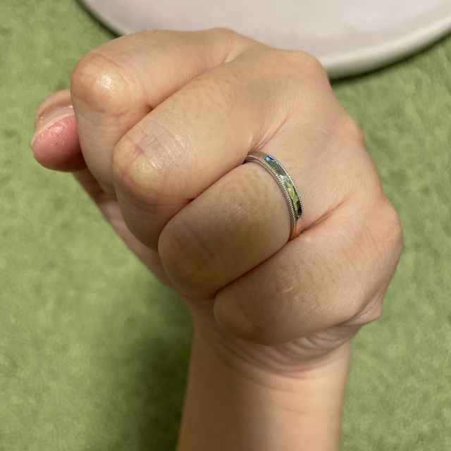 【Ailes(エール)の口コミ】 鍛造のものを探してて、プラチナとゴールドが半々でできる所に魅力を感じ…