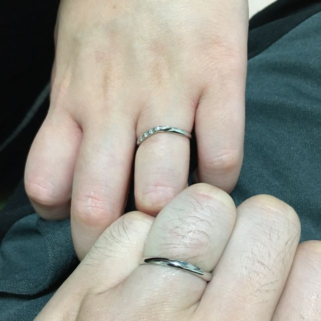 【1122 iifuufu bridal(いい夫婦ブライダル)の口コミ】 シンプルなデザインで普段使いしやすく、形状のデザインが好みでした。価…