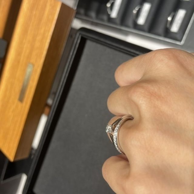 【エクセルコダイヤモンド(EXELCO DIAMOND)の口コミ】 初めはミル打ちタイプを希望していましたが着用してみるとしっくり来ず、…