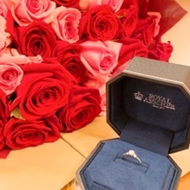 【ROYAL ASSCHER(ロイヤル・アッシャー)の口コミ】 ダイヤモンドの質が良いこと、外資ブランド、周りと被らないことを条件で…