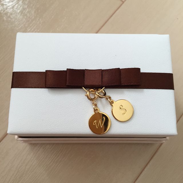 【アイプリモ(I-PRIMO)の口コミ】 私達は細めの指輪を希望していて何個か見せて頂きました。
その中でこちら…