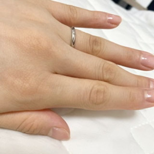 【銀座ダイヤモンドシライシの口コミ】 指輪は普段使いできるようなシンプルなものを探していました。こちらの指…