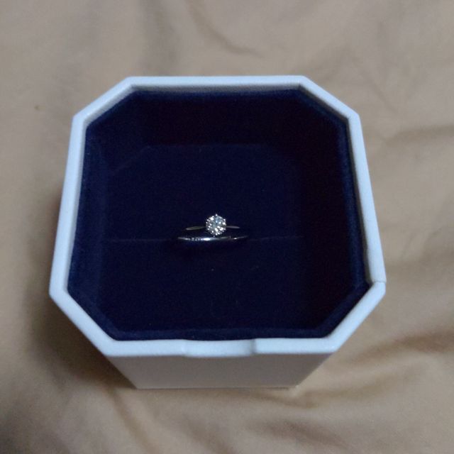 【4℃ BRIDAL(ヨンドシーブライダル)の口コミ】 4℃のピュアネス-純愛-は長く愛されてきたスタンダードな婚約指輪のデザイ…