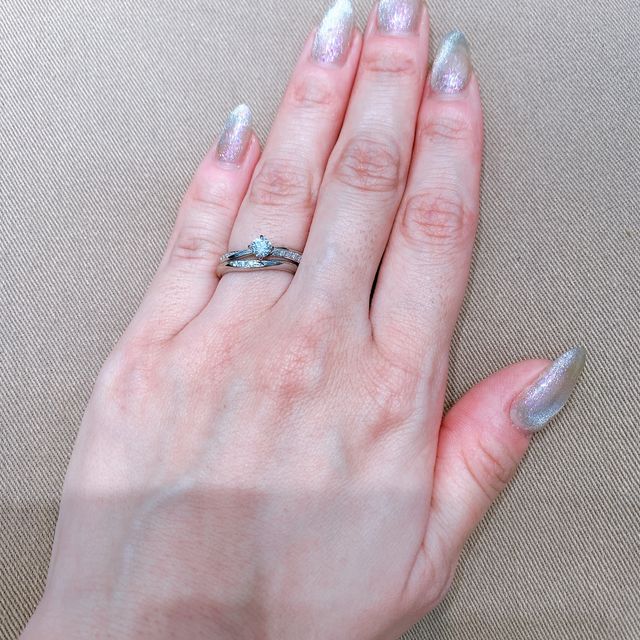 【ラザール ダイヤモンド(LAZARE DIAMOND)の口コミ】 婚約指輪をラザールダイヤモンドさんで見ていて、二度目の来店時に結婚指…