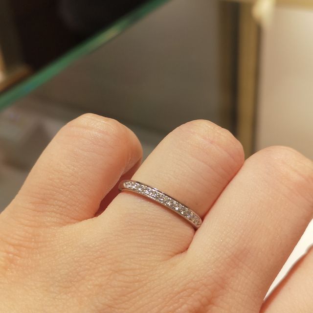 【ギンザタナカブライダル(GINZA TANAKA BRIDAL)の口コミ】 落ち着いていて長くにわたり使えそうなオードソックスなデザインが中心で…