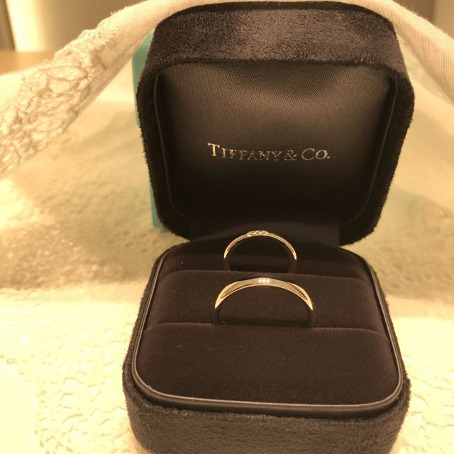 【ティファニー(Tiffany & Co.)の口コミ】 仕事中（医療職）でも付けてて違和感のないシンプルなデザインであること…