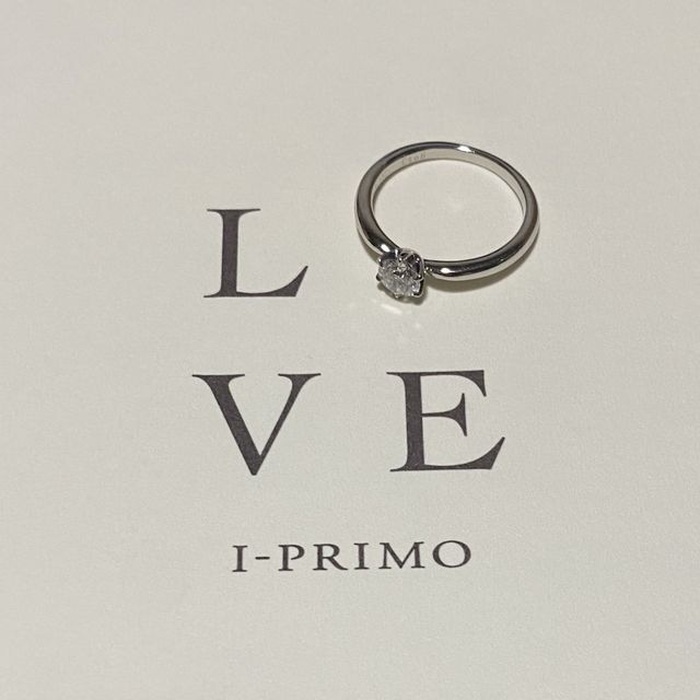 【アイプリモ(I-PRIMO)の口コミ】 デザインに惹かれて決めました！ダイヤモンドの大きさが選べたのですが、…
