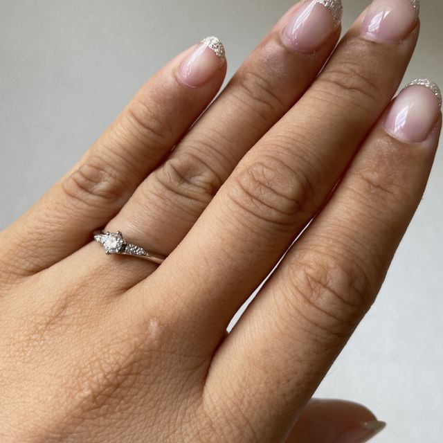 【銀座ダイヤモンドシライシの口コミ】 デザイン・作りを見てそこまで高いとは思わなかったので、こちらの指輪に…