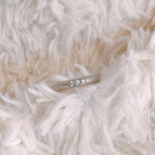 【銀座ダイヤモンドシライシの口コミ】 希望としては、あまりギラギラしたものではなく
シンプルなデザインを探し…