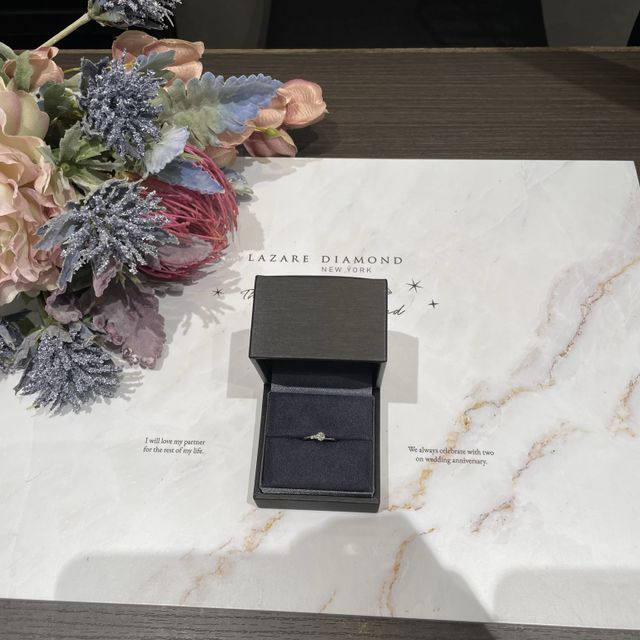 【ラザール ダイヤモンド(LAZARE DIAMOND)の口コミ】 個性的なデザインはもちろんのこと、さまざまなデザインの指輪を装着して…