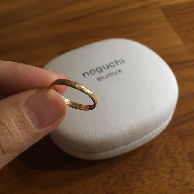 【noguchi(ノグチ)の口コミ】 私は地黒なのでシルバーよりかはゴールドがいいなと考えていました。こち…