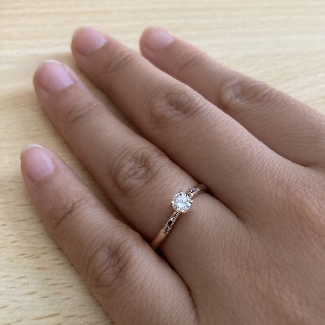 【鎌倉彫金工房の口コミ】 ピンクゴールドで、可愛いけど落ち着いた雰囲気で仕上げられました！
ウェ…