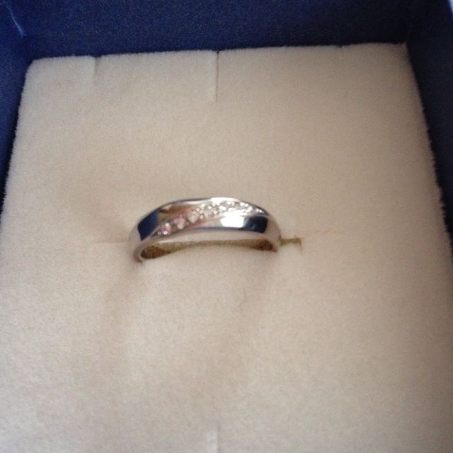 【festaria bijou SOPHIA(フェスタリア ビジュソフィア)の口コミ】 女性用にはダイアモンドがあしらわれていて、かわいいらしく指を綺麗に見…