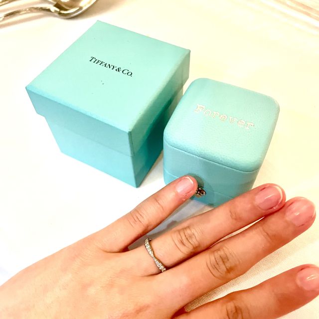 【ティファニー(Tiffany & Co.)の口コミ】 婚約指輪は、いかにも婚約指輪！とゆう一粒ダイヤではなく、普段使いでき…