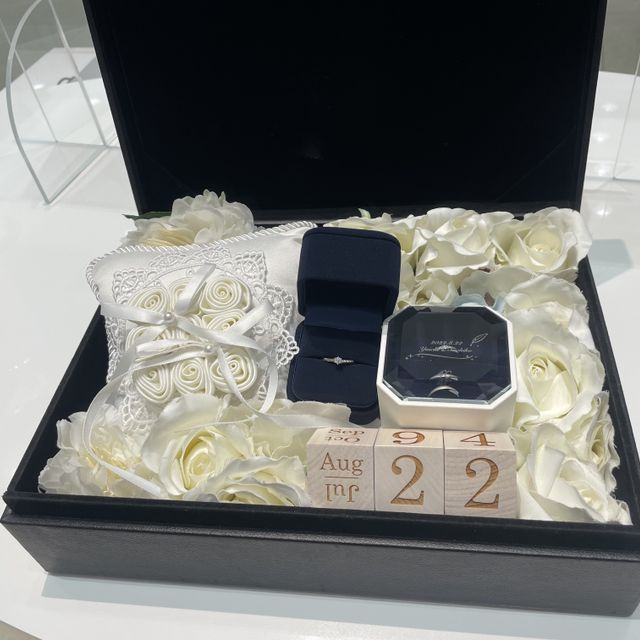 【4℃ BRIDAL(ヨンドシーブライダル)の口コミ】 他の店舗よりも指輪のデザイン、宝石のカット、ご提案頂いたものが素晴ら…