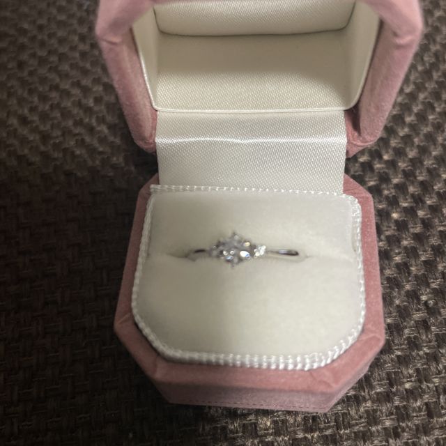 【COCKTAIL(カクテル)の口コミ】 指輪のデザインが良いと思いました。
カクテルというブランドでとてもおし…