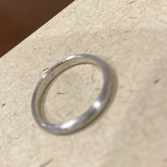 【鎌倉彫金工房の口コミ】 自分達で作れるという点
シンプルなデザインの指輪を普通のブランドで購入…