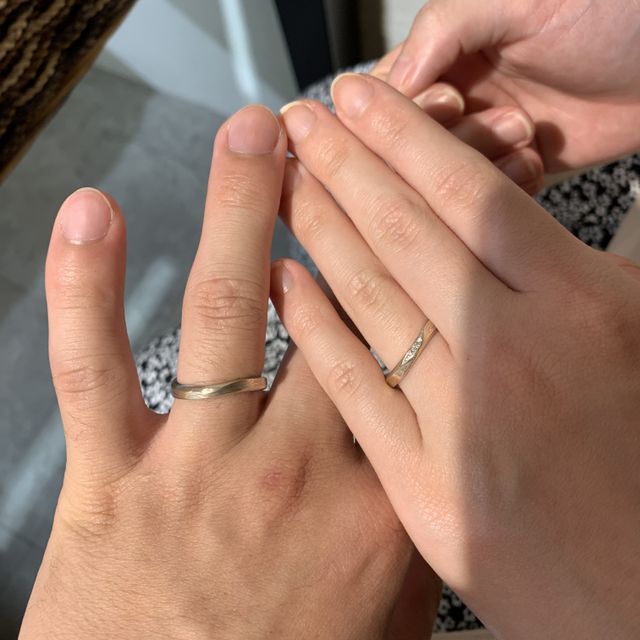 【杢目金屋(もくめがねや)の口コミ】 フルオーダーのため、唯一無二の木目調のデザインがとてもよかったです。
…