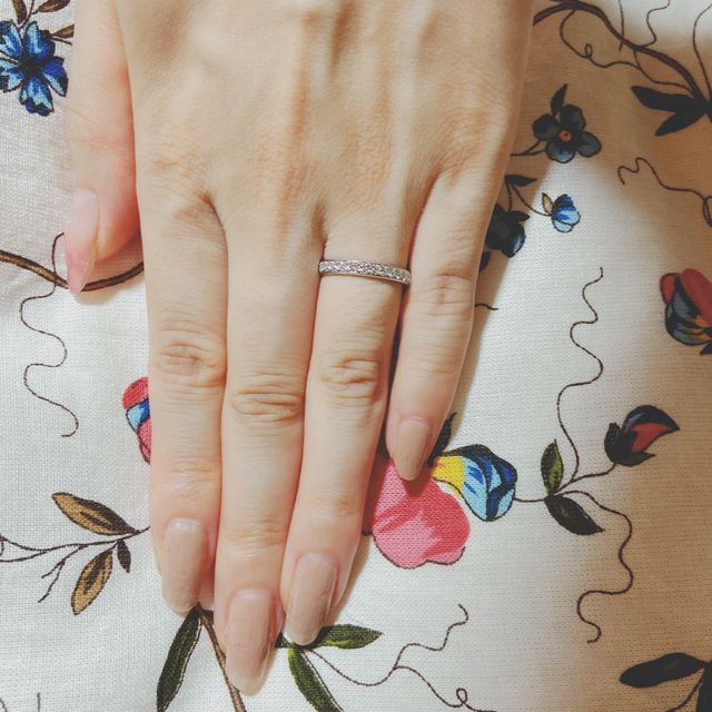 【ラザール ダイヤモンド(LAZARE DIAMOND)の口コミ】 なんと言ってもダイヤモンドの綺麗な輝きが決め手となりました。通常クズ…