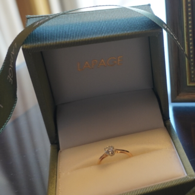 【LAPAGE(ラパージュ)の口コミ】 結婚が決まる前から婚約指輪はポンマリーと決めていました。細身のリング…