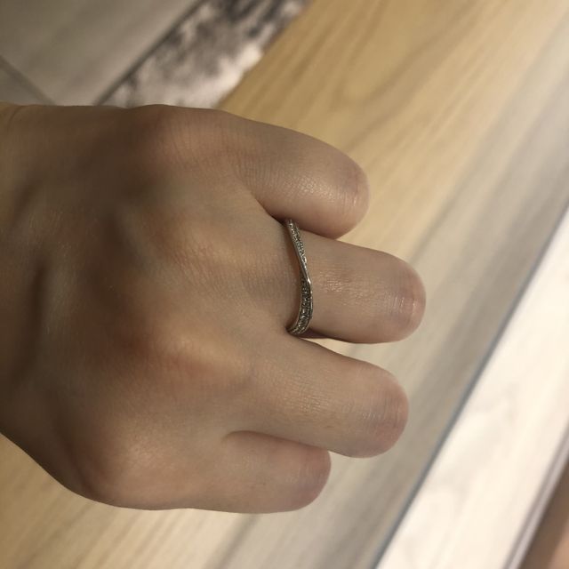 【BIJOUPIKO(ビジュピコ)の口コミ】 どのリングも輝きが良く、迷いました。複数のブランドを比較してつけさせ…