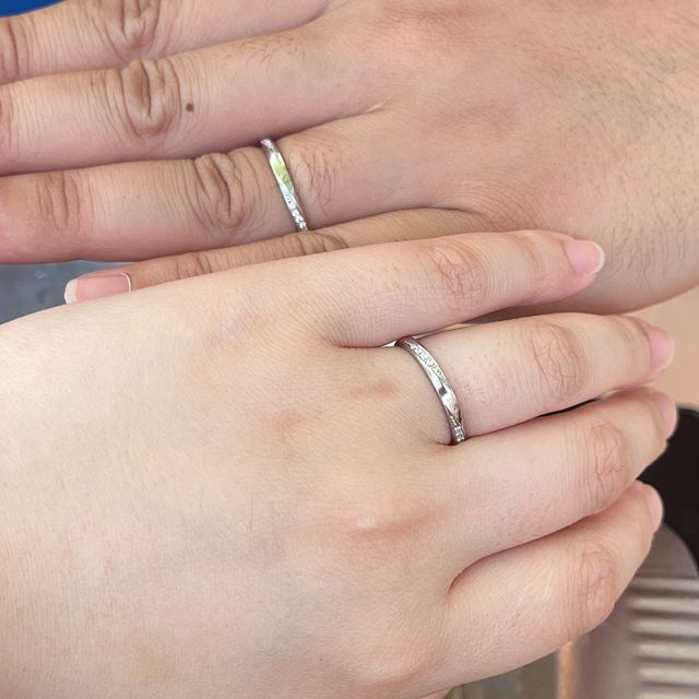 【4℃ BRIDAL(ヨンドシーブライダル)の口コミ】 デザインがとても気に入ったから。価格帯も2人が納得できる価格だった。質…