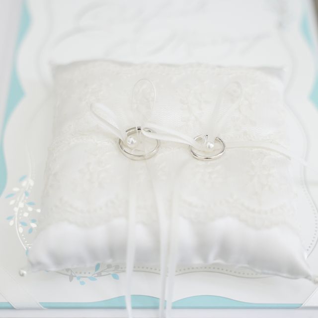 【ROYAL ASSCHER(ロイヤル・アッシャー)の口コミ】 一石のダイヤがついたシンプルな指輪を探しており、ダイヤのつき方、大き…