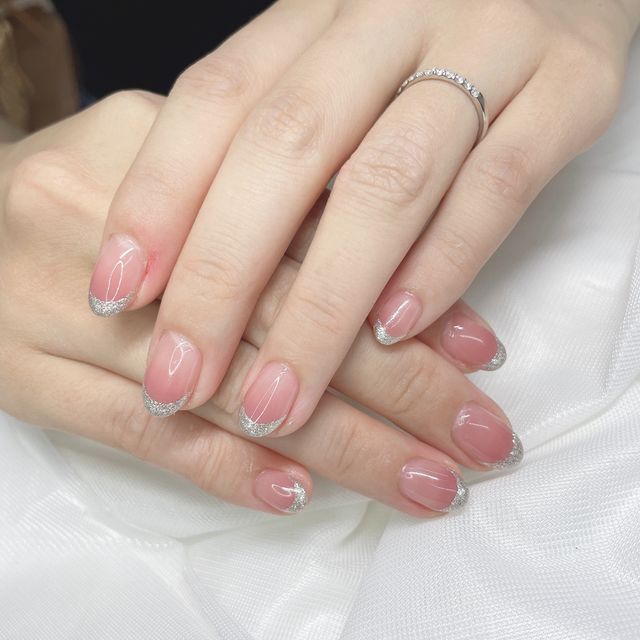 【銀座ダイヤモンドシライシの口コミ】 婚約指輪はせっかく貰うなら日常使いできるものがよかったので、エタニテ…