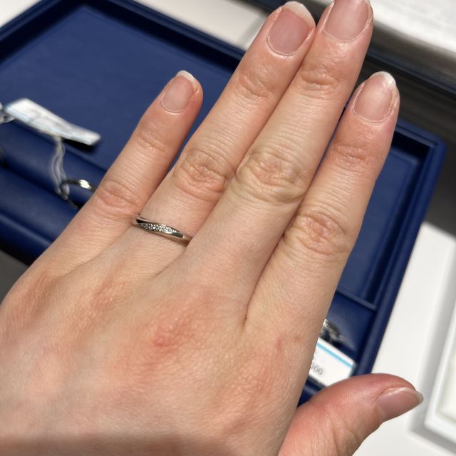 【銀座ダイヤモンドシライシの口コミ】 指輪のデザインが豊富で、自分達の指に合った形でダイヤモンドの数もちょ…