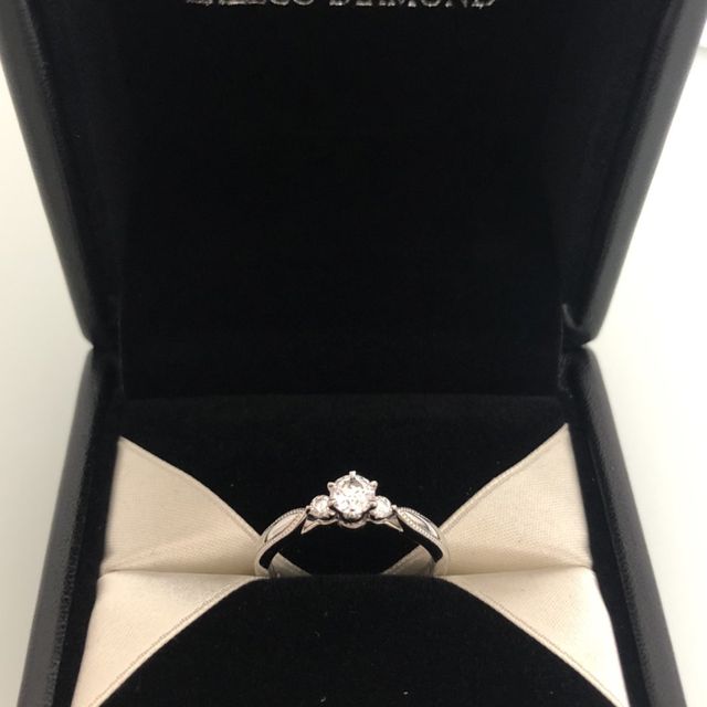【エクセルコダイヤモンド(EXELCO DIAMOND)の口コミ】 最初は婚約指輪の必要性をあまり感じておらず特にこだわりもなかったので…