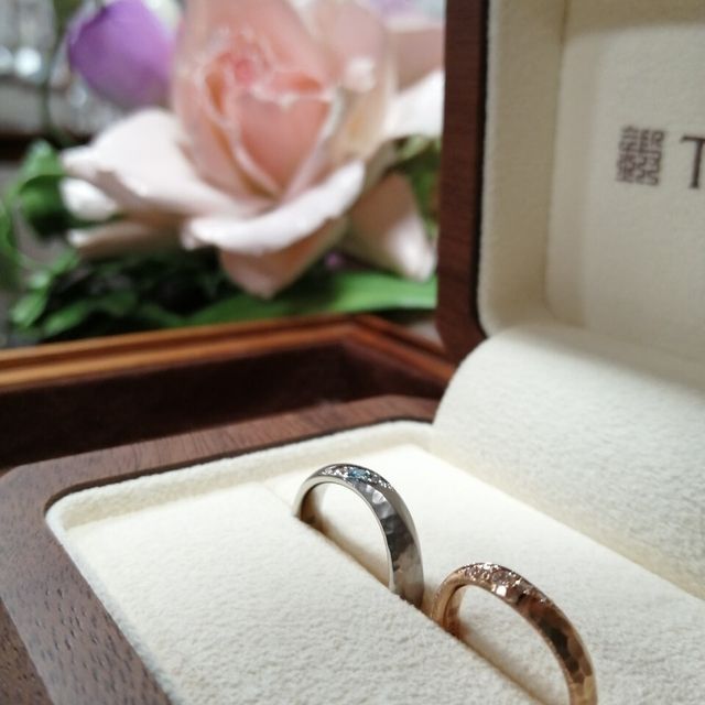 【TANZO.(鍛造指輪)の口コミ】 鍛造製法なので、指輪の着け心地がとても良かったのが決め手です。
また、…