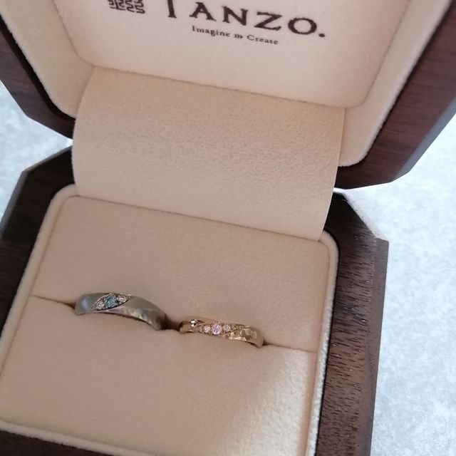 【TANZO.(鍛造指輪)の口コミ】 鍛造製法なので、指輪の着け心地がとても良かったのが決め手です。
また、…