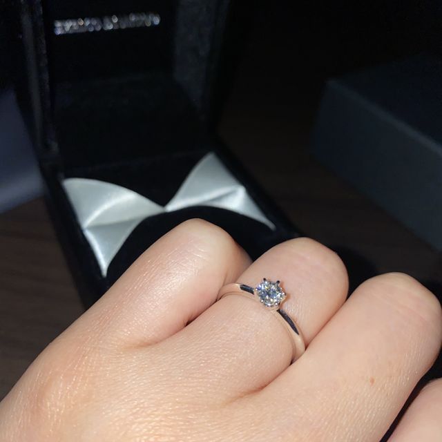 【エクセルコダイヤモンド(EXELCO DIAMOND)の口コミ】 彼が決めてくれました。
ダイヤの形、台座の形、全てが完璧です。彼が言う…