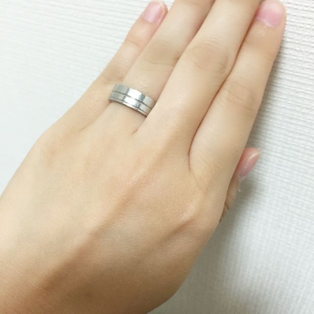 【THE KISS(ザ・キッス)の口コミ】 結婚指輪は自分の好きなデザインにしたいと思っていたので、婚約指輪は彼…