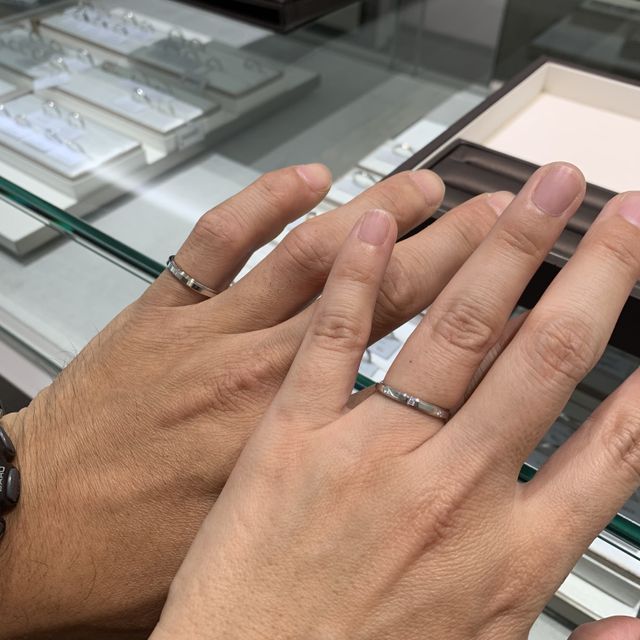 【アイプリモ(I-PRIMO)の口コミ】 仕事柄あまり派手な指輪が出来ない事もあり、シンプルな物を探していめし…