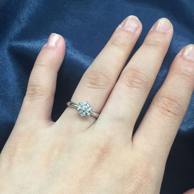 【ジュエリーツツミ(JEWELRY TSUTSUMI)の口コミ】 予算内で1ctより大きいものを探していたところ、ツツミさんで丁度予算と、…