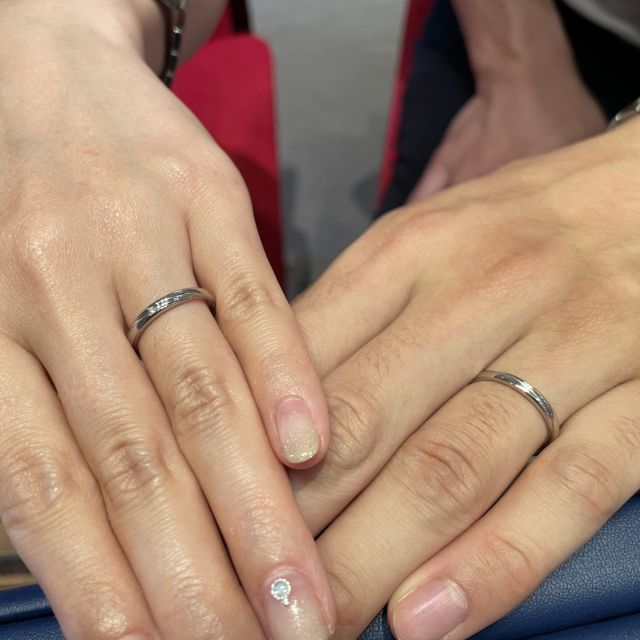 【銀座ダイヤモンドシライシの口コミ】 主張しすぎないラインやストーンが入ることで、シンプルな印象がありなが…