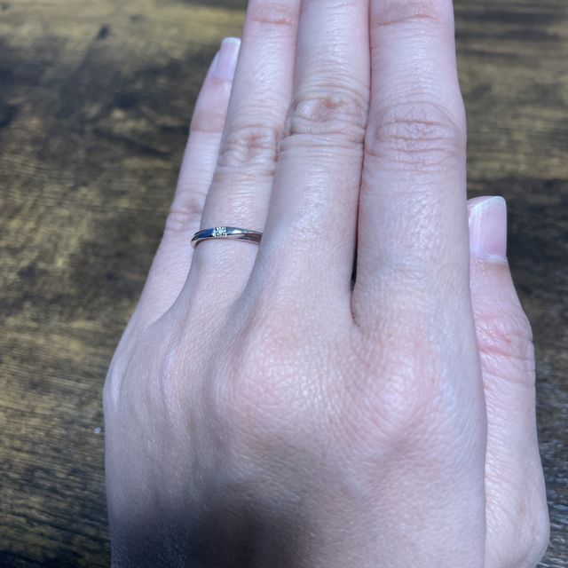 【4℃ BRIDAL(ヨンドシーブライダル)の口コミ】 お互い40代で再婚同士でしたので、細くてシンプルなデザインが気に入って…