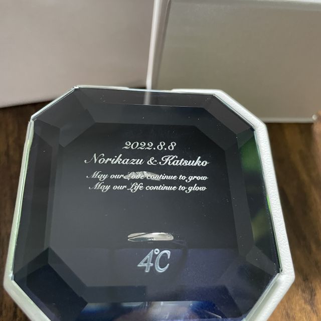 【4℃ BRIDAL(ヨンドシーブライダル)の口コミ】 お互い40代で再婚同士でしたので、細くてシンプルなデザインが気に入って…