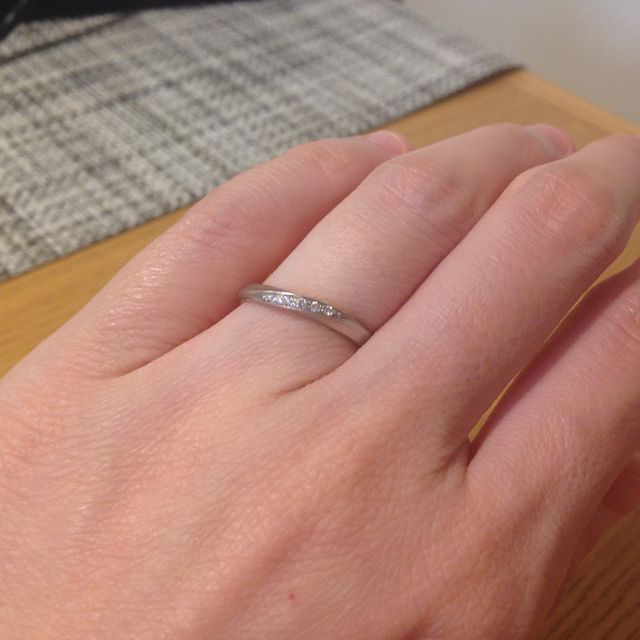 【4℃ BRIDAL(ヨンドシーブライダル)の口コミ】 夫と交際していたときのペアリングも婚約指輪も４℃のもので、ブランドは４…