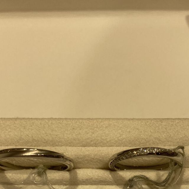 【festaria bijou SOPHIA(フェスタリア ビジュソフィア)の口コミ】 ダイヤモンドが横にはいったデザインを気に入りました。ストレートなのに…