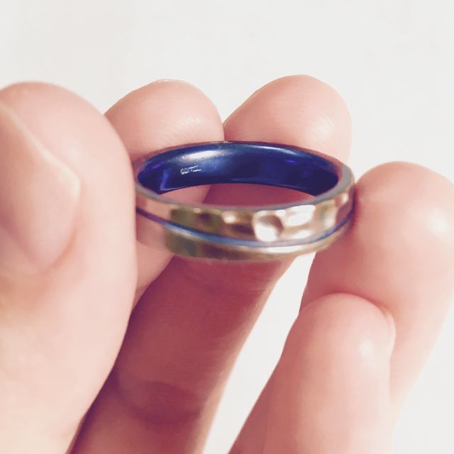 【TITAN RAINBOW(チタンレインボー)の口コミ】 妻の私が金属アレルギーで、ピアスや指輪、ネックレスなど付けると一日で…