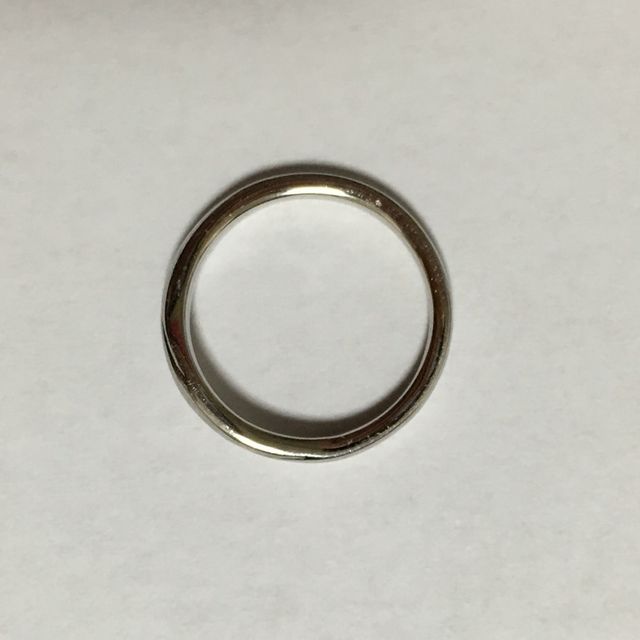 【4℃ BRIDAL(ヨンドシーブライダル)の口コミ】 夫婦ともに普段使いが出来るシンプルな指輪を探していました。しかしただ…