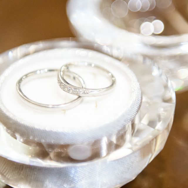 【4℃ BRIDAL(ヨンドシーブライダル)の口コミ】 主人が仕事柄、あまり派手なものはつけられなかったので、シンプルなもの…