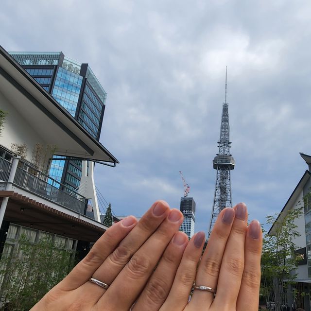 【銀座ダイヤモンドシライシの口コミ】 ひたすらいろいろなリングをはめてみてしっくりきたものがたまたま夫と同…