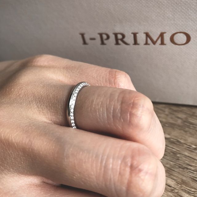 【アイプリモ(I-PRIMO)の口コミ】 ストレートでラインメレのものを探していました。購入した指輪は半分だけ…