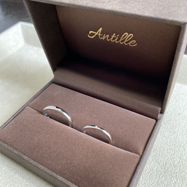 【Antille(アンティール)の口コミ】 既製品の結婚指輪では満足のいく物がなく、色々と店舗を探していた所、こ…