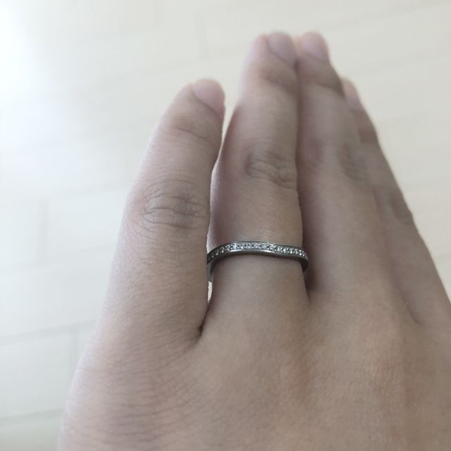 【カルティエ(Cartier)の口コミ】 もともと結婚指輪は、シンプルなシルバーでと決めていました。カルティエ…