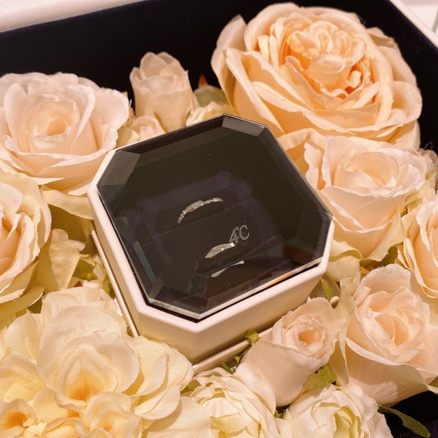 【4℃ BRIDAL(ヨンドシーブライダル)の口コミ】 指に吸い付くような優しくフィットする感覚がとても心地よく、圧迫感のな…