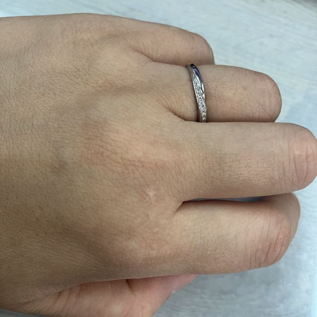 【銀座ダイヤモンドシライシの口コミ】 デザインは気に入り、品質とサービスが良い、サイズ直しと洗浄の無料サー…